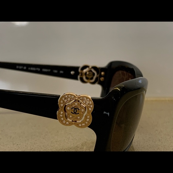 Chanel sunglasses - Picture 4 of 9
